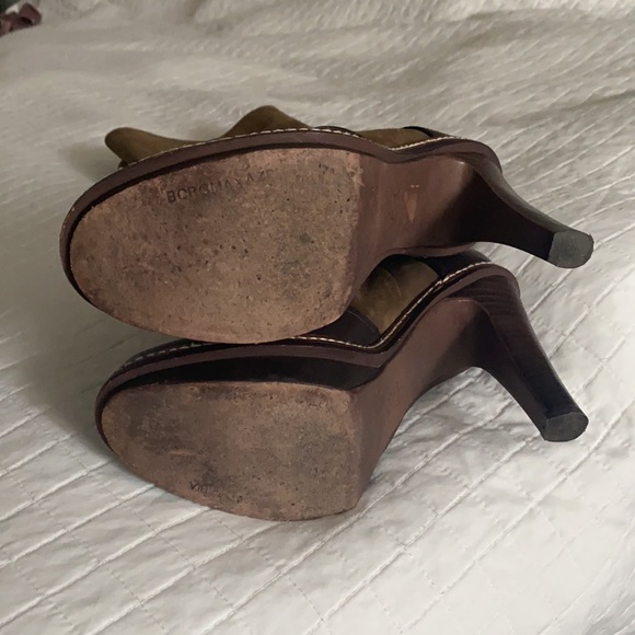 Knee high tan suede and leather BCBG boots - Picture 3 of 13